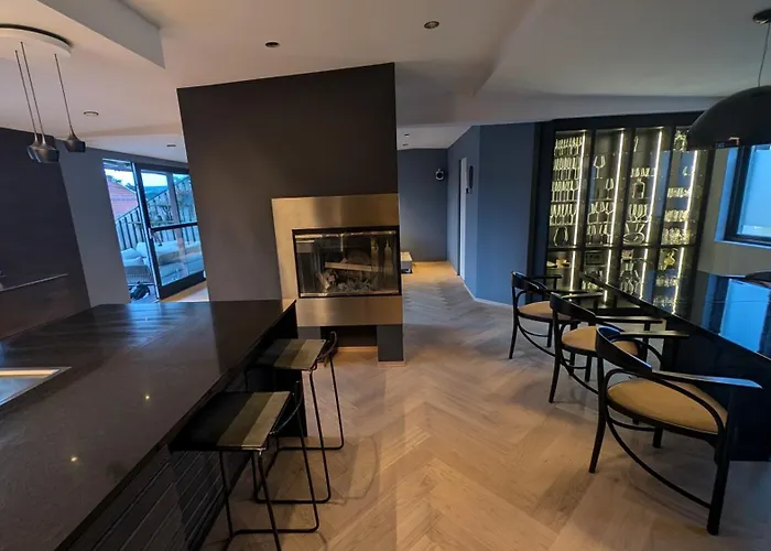 Penthouse I Sentrum Med Balkong Og Utsikt - Ingen Rengjoringsgeby Apartment *
